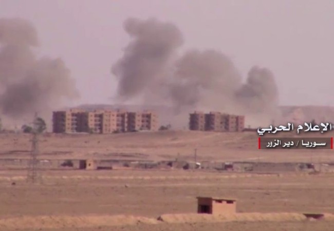Không quân Nga-Syria giáng sấm sét xuống IS ở Deir Ezzor (video) Không quân Nga - Syria không kích thành phố Deir Ezzor