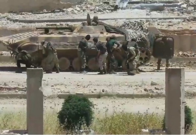 Quân đội Syria đối mặt phiến quân thiện chiến, cuồng tín (video) Nhóm chiến binh thánh chiến Ha'yat Tahrir al-Sham (HTS – nhóm Al- Qaeda Syria) huấn luyện chiến đấu ở Idlib