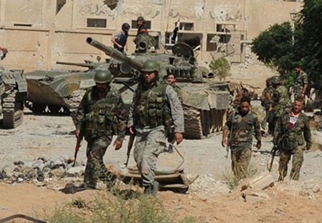 Quân đội Syria tiến đánh dữ dội phe thánh chiến ven Damascus Binh sĩ quân đội Syria trên chiến trường phía đông vùng ngoại ô Damascus