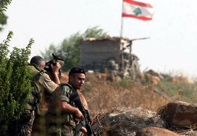 Quân đội Syria và Lebanon tiến công giải phóng vùng biên giới Qalamoun Binh sĩ lực lượng vũ trang Lebanon trên tuyến biên giới với Syria