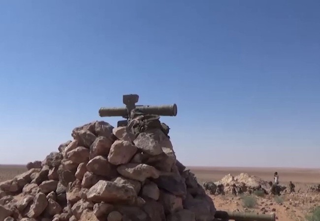 Quân đội Syria diệt hàng chục chiến binh IS, trả thù tại Homs (video) Binh sĩ Syria sử dụng tên lửa chống tăng có điều khiển ATGM trên chiến trường khu vực Hamimah