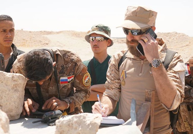 Quân đội Syria Lực lượng quân tình nguyện Syria, cố vấn quân sự Nga đang xây dựng phương án tác chiến trên chiến trường thị trấn al-Sukhnah