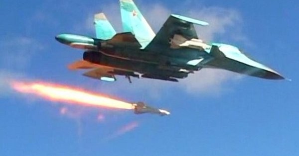 Chiến đấu cơ Nga huỷ diệt sở chỉ huy phiến quân ven Damascus (video) Máy bay ném bom chiến trường Su-34 không kích ở Syria