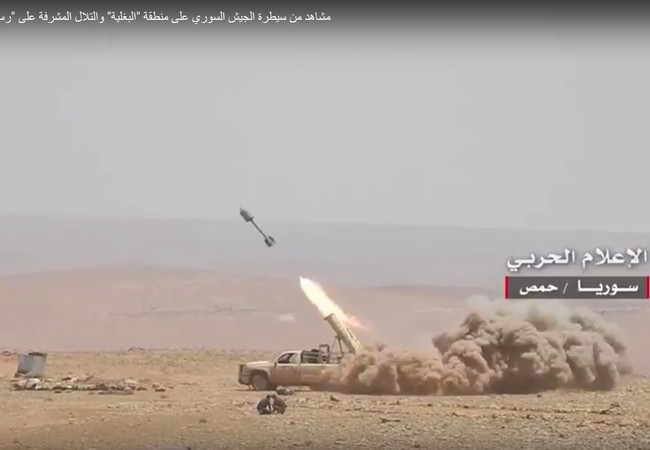 Không quân Nga xung trận, quân đội Syria đánh chiếm thị trấn IS (video) Xe bán tải phóng tên lửa tự chế của quân đội Syria