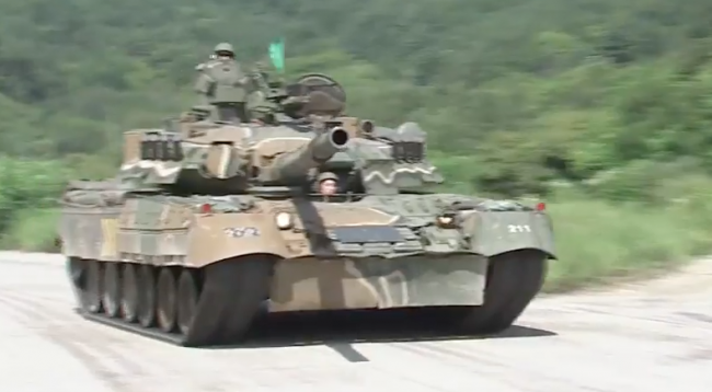 Tăng Т-80U Nga lặn ngầm, nhả đạn tại Hàn Quốc (video) Xe tăng T-80U quân đội Hàn Quốc