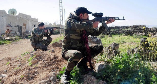 Tốp biệt kích IS bị quân đội Syria diệt gọn tại Hama Bính sĩ quân đội Syria tấn công trên chiến trường Hama