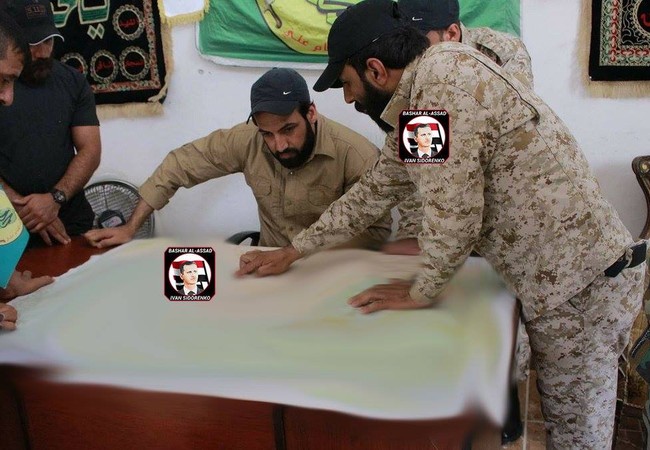 Quân đội Syria nghiền nát IS, chiếm thêm một thị trấn tại Homs Các sĩ quan quân đội Syria lên kế hoạch chiến đấu trên vùng sa mạc tỉnh Homs