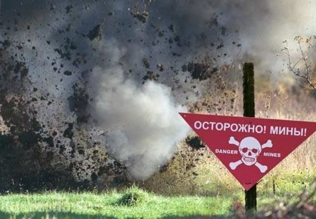 Chiến sự Ukraine: Tốp biệt kích Kiev “dính bẫy” mìn quân nhà khi đột nhập Donesk Một bãi mìn của quân đội Kiev trên tuyến giáp ranh Donbass - Ảnh - Rusvesna