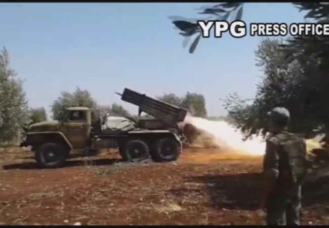 Syria: SDF nã pháo phản lực trả đũa quân Thổ Nhĩ Kỳ tại Aleppo (video) Lực lượng dân quân người Kurd pháo kích đánh trả quân đội Thổ Nhĩ Kỳ phía bắc tỉnh Aleppo