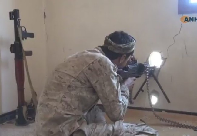 IS điên cuồng tử thủ tại Raqqa, người Kurd đối mặt chiến tranh đô thị (video) Lực lượng Dân quân người Kurd YPG tiến công trên chiến trường thành phố Raqqa