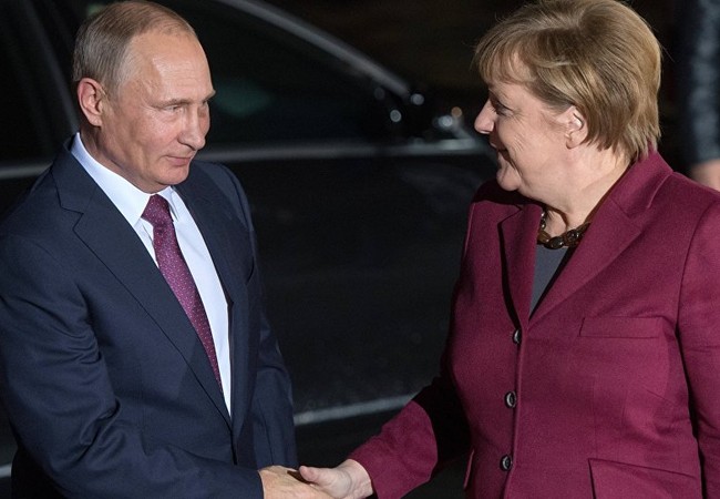 Đã rõ bà Merkel đến Nga làm gì Tổng thống Nga Putin và Thủ tướng Đức Angela Merkel