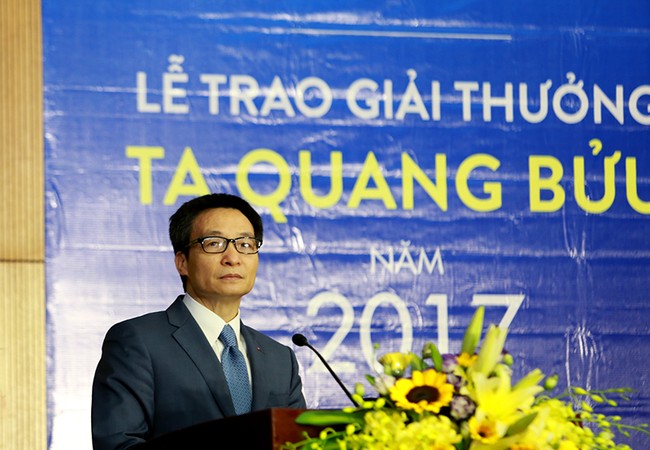 Chính phủ đã phê duyệt đề án xây dựng hệ tri thức Việt số hóa Phó Thủ tướng Vũ Đức Đam phát biểu tại lễ trao giải thưởng Tạ Quang Bửu 2017.
Ảnh: Loan Lê.