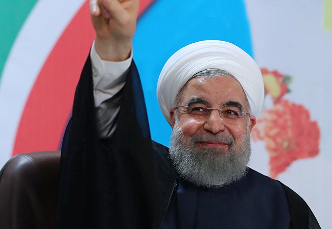 Cộng đồng quốc tế mừng ông Hassan Rouhani tái đắc cử thống Iran Tổng thống Iran Hassan Rouhani vẫy chào cử tri