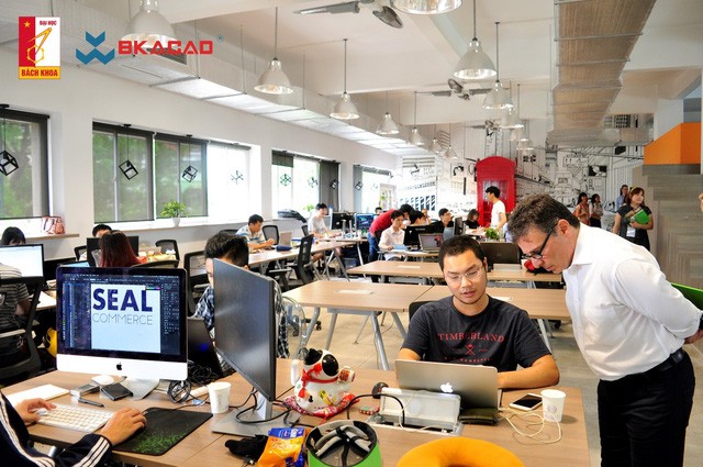 Cách mạng công nghiệp 4.0: Học CNTT ở đâu? Không gian sáng tạo khởi nghiệp dành cho sinh viên Học viện – BKHUP Co-working Space – Không gian sáng tạo được đánh giá là đẹp nhất Việt Nam