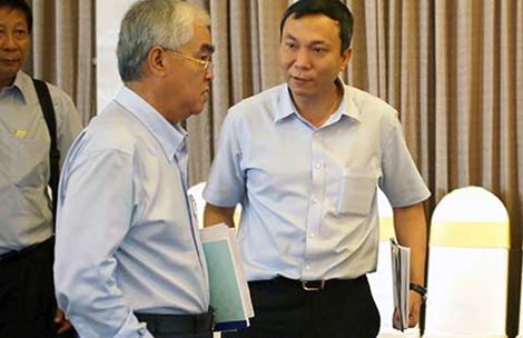 Diễn tiến vụ hai quan chức VFF bị tố cáo nhận hối lộ: Nội bộ VFF đấu đá? Chủ tịch VFF Lê Hùng Dũng và Phó Chủ tịch Trần Quốc Tuấn, hai người bị cấp dưới tố cáo nhận hối lộ. Ảnh: XUÂN HUY
