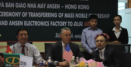 Thương vụ mạnh tay, đại gia Việt mua đứt doanh nghiệp Mỹ Không ít đại gia Việt đã bỏ ra hàng chục triệu USD hoặc sẵn sàng chia sẻ lợi ích để thâu tóm các công ty nước ngoài.