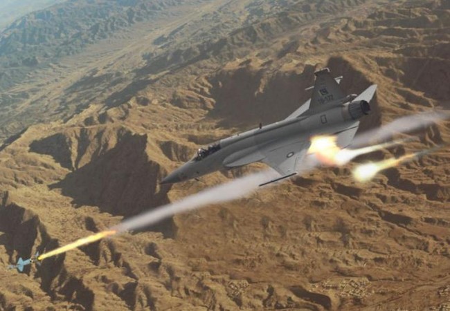 Philippines sẽ chỉ mua máy bay Kiêu Long Trung Quốc, MiG 29 Nga sau khi ông Duterte từ nhiệm? Máy bay chiến đấu JF-17 Thunder/FC-1 Kiêu Long. Ảnh: Cankao