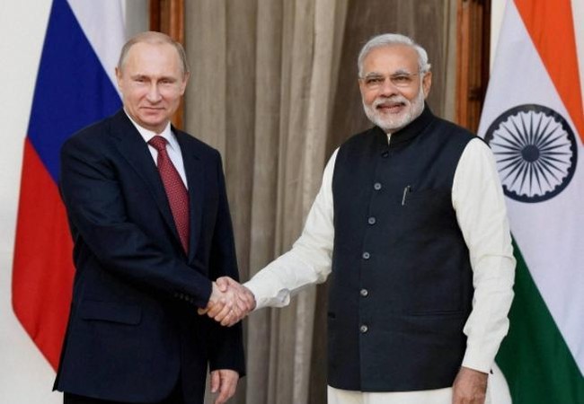 Báo Trung Quốc: Nga đang tiếp tục giúp Ấn Độ gia tăng sức mạnh quân sự Tổng thống Nga Vladimir Putin và Thủ tướng Ấn Độ Narendra Modi. Ảnh: Times Of Oman