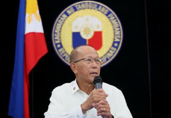 “Ngư dân Philippines đến bãi cạn Scarborough, chưa bị hải cảnh Trung Quốc quấy rối“ Bộ trưởng Quốc phòng Philippines, Delfin Lorenzana (ảnh tư liệu)