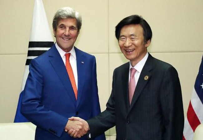 Mỹ, Hàn Quốc đang muốn đẩy thật nhanh tiến trình triển khai tên lửa THAAD Ngoại trưởng Mỹ John Kerry và Bộ trưởng Ngoại giao Hàn Quốc Yun Byung-se. Ảnh: Sina