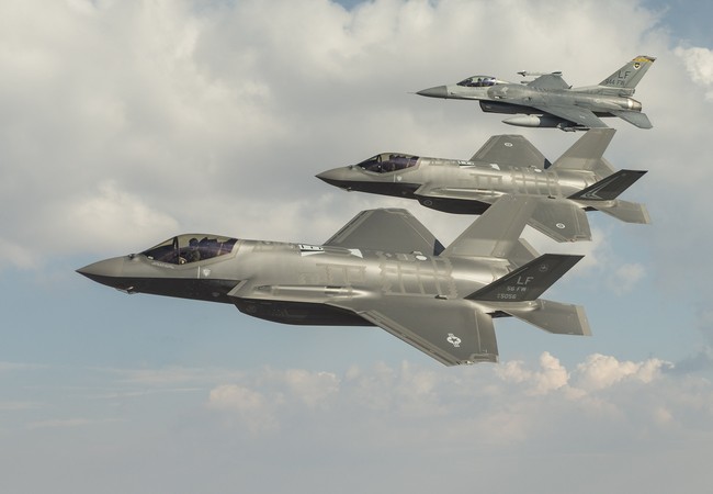 Tư lệnh Mỹ: Sẽ triển khai toàn diện máy bay F-35 ở châu Á - Thái Bình Dương Biên đội máy bay chiến đấu tàng hình F-35 của Không quân Mỹ-Australia. Ảnh: Thời báo Hoàn Cầu.