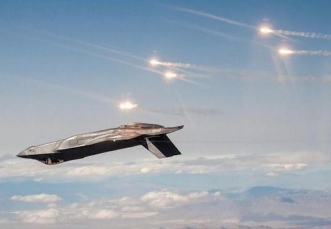 Máy bay tàng hình F-35 Mỹ có khả năng chọc thủng mạng lưới phòng không Nga? Máy bay chiến đấu tàng hình F-35 thử nghiệm pháo sáng. Ảnh: Cankao