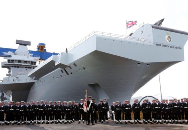Biển Đông: Anh sẽ triển khai 2 tàu sân bay vào năm 2020 Tàu sân bay HMS Queen Elizabeth Hải quân hoàng gia Ạnh. Ảnh: Portsmouth News.