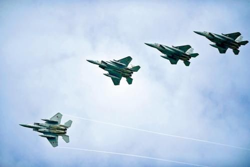 Nhật Bản ứng phó máy bay Trung Quốc theo mô hình “4 chọi 1“ Biên đội 4 máy bay chiến đấu F-15 Lực lượng Phòng vệ Trên không Nhật Bản (ảnh tư liệu(