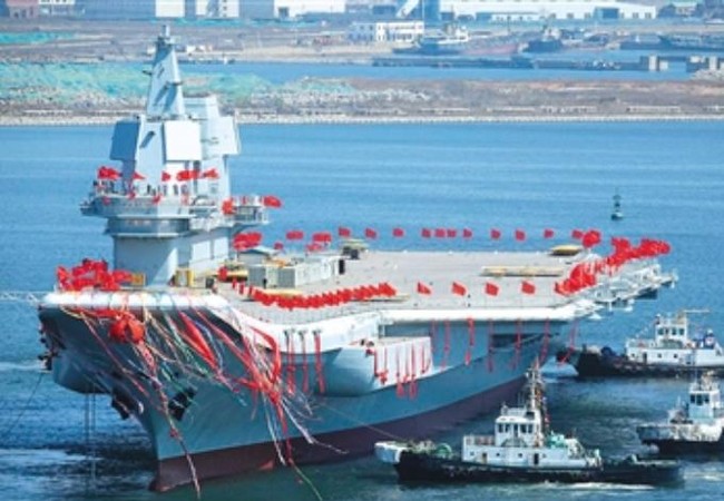 Tàu sân bay Trung Quốc “không có cửa” trước mẫu hạm Mỹ Ngày 26/4/2017, tàu sân bay tự chế đầu tiên Type 001A Trung Quốc hạ thủy. Ảnh: Reuters