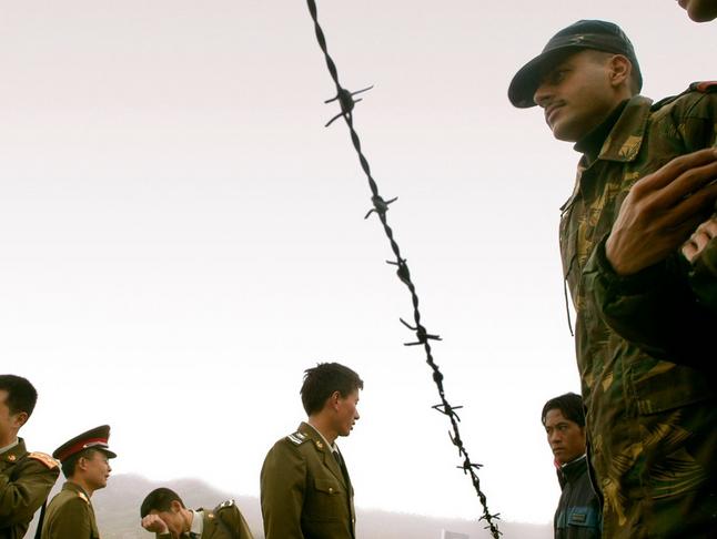 Trung - Ấn đối đầu biên giới: Tình hình ngày càng bất lợi cho Trung Quốc Đối đầu biên giới Trung - Ấn. Ảnh: Dwnews.