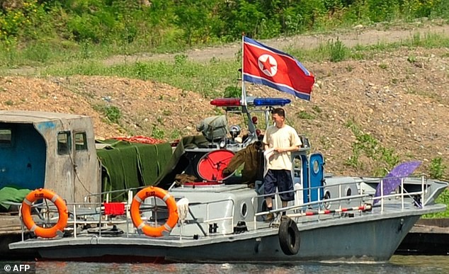 Những hình ảnh Kim Jong-un không muốn để lọt ra ngoài biên giới Triều Tiên - ảnh 18