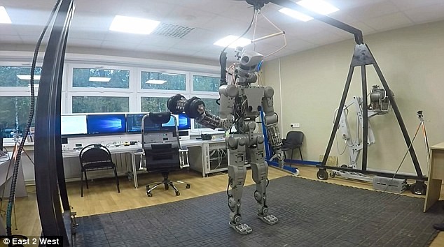 Choáng với các Robot Nga chuẩn bị chinh phục mặt trăng - ảnh 1