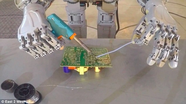 Choáng với các Robot Nga chuẩn bị chinh phục mặt trăng - ảnh 3