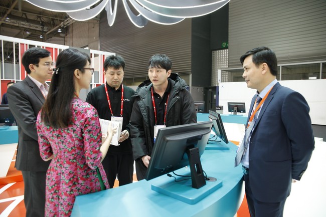 MWC 2017: Viettel trình diễn hàng loạt sản phẩm công nghệ thông tin - ảnh 1