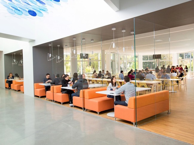 Trụ sở 67 tỷ USD của Adobe -- nơi nhân viên có thể tập Gym và học nấu ăn - ảnh 2
