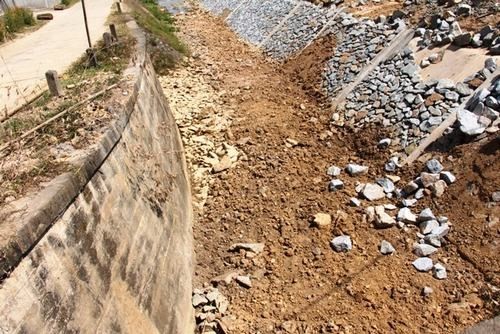 Hà Tĩnh: Thi công ẩu tại công trình hơn 30 tỷ - ảnh 4