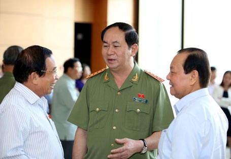 Bộ trưởng Bộ Công an: Cần những “quả đấm thép” diệt “giặc” buôn lậu - ảnh 1