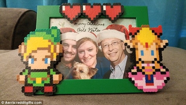 Qúa bất ngờ vì được nhận quà từ “ông già Noel” Bill Gates - ảnh 3