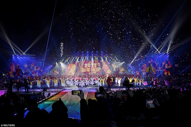 Toàn cảnh thế giới đón năm mới 2017 với không khí tươi vui và pháo hoa rực rỡ - ảnh 32