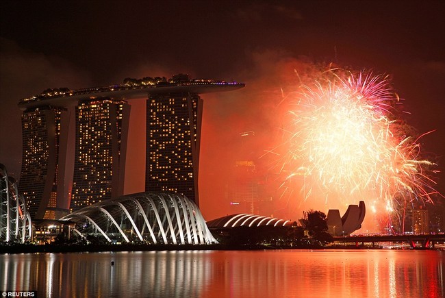 Toàn cảnh thế giới đón năm mới 2017 với không khí tươi vui và pháo hoa rực rỡ - ảnh 22