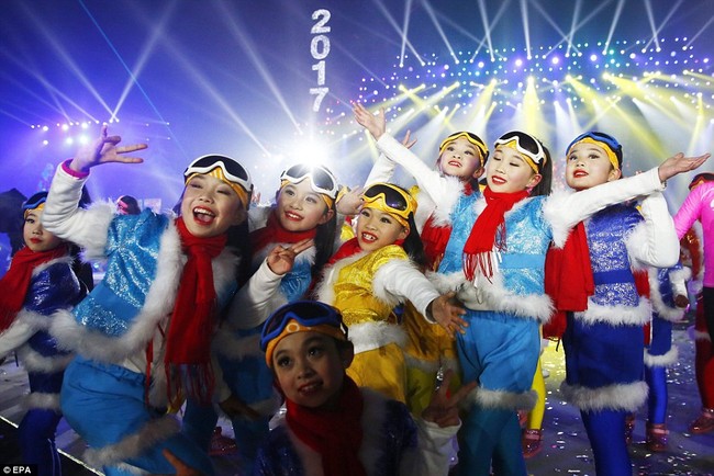 Toàn cảnh thế giới đón năm mới 2017 với không khí tươi vui và pháo hoa rực rỡ - ảnh 18