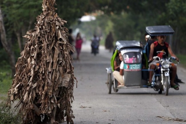 Độc đáo lễ hội “người bùn” ở Philippines - ảnh 1
