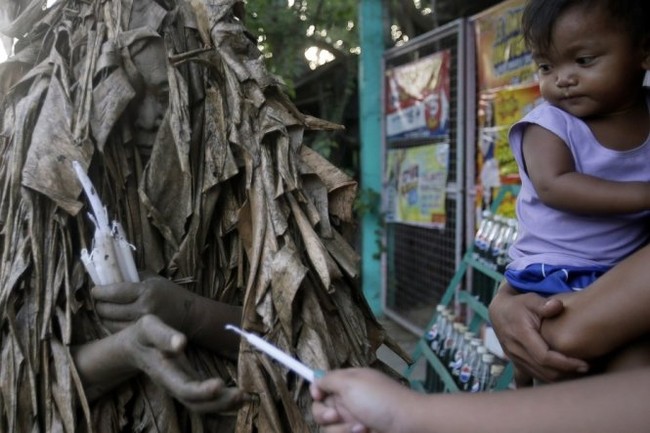 Độc đáo lễ hội “người bùn” ở Philippines - ảnh 4