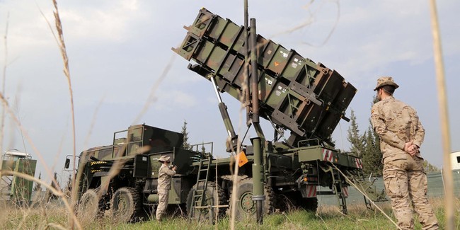 Nga rục rịch tập trận 100.000 quân, Mỹ điều tên lửa Patriot đến Baltic - ảnh 1