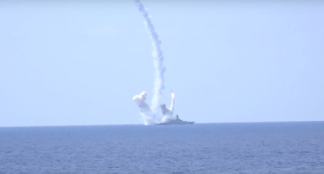 Nga ra đòn Kalibr tại Syria, chưa hết bất ngờ dành cho Mỹ-NATO - ảnh 1