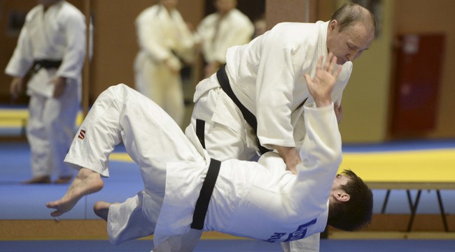 Cao thủ Judo Putin ra đòn khiến Mỹ choáng váng - ảnh 2