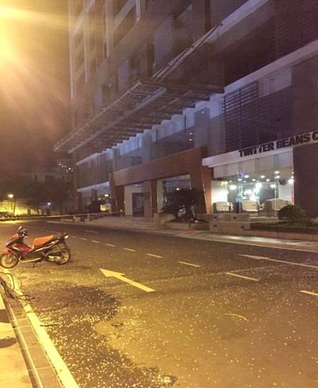Hà Nội: Cao ốc 40 tầng chập điện nổ như bom, dân bỏ chạy - ảnh 2