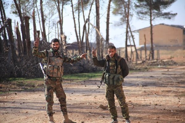 Syria nóng bỏng sau ngày thảm họa Su-24 - ảnh 3