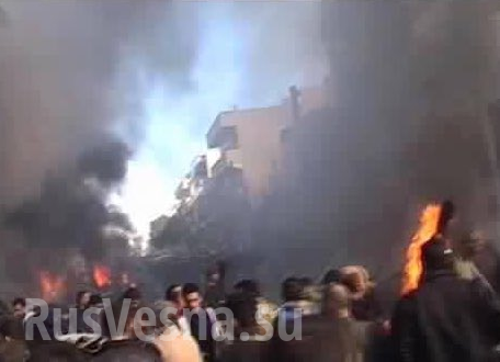 Sốc: Đánh bom tự sát khủng bố ở thành Homs, Syria - ảnh 4
