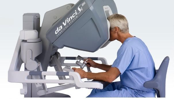 Video: Robot siêu công nghệ Da Vinci khâu được cả vỏ quả nho - ảnh 1